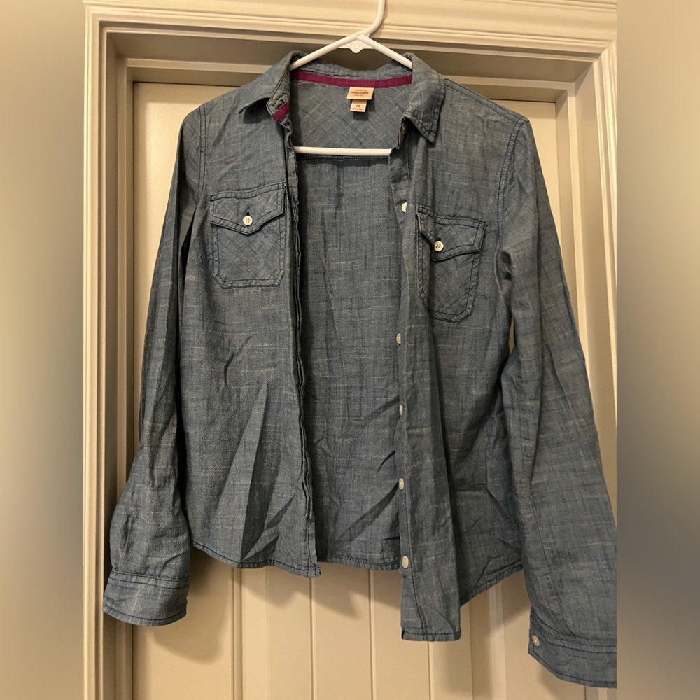 Mossimo lightweight denim button down